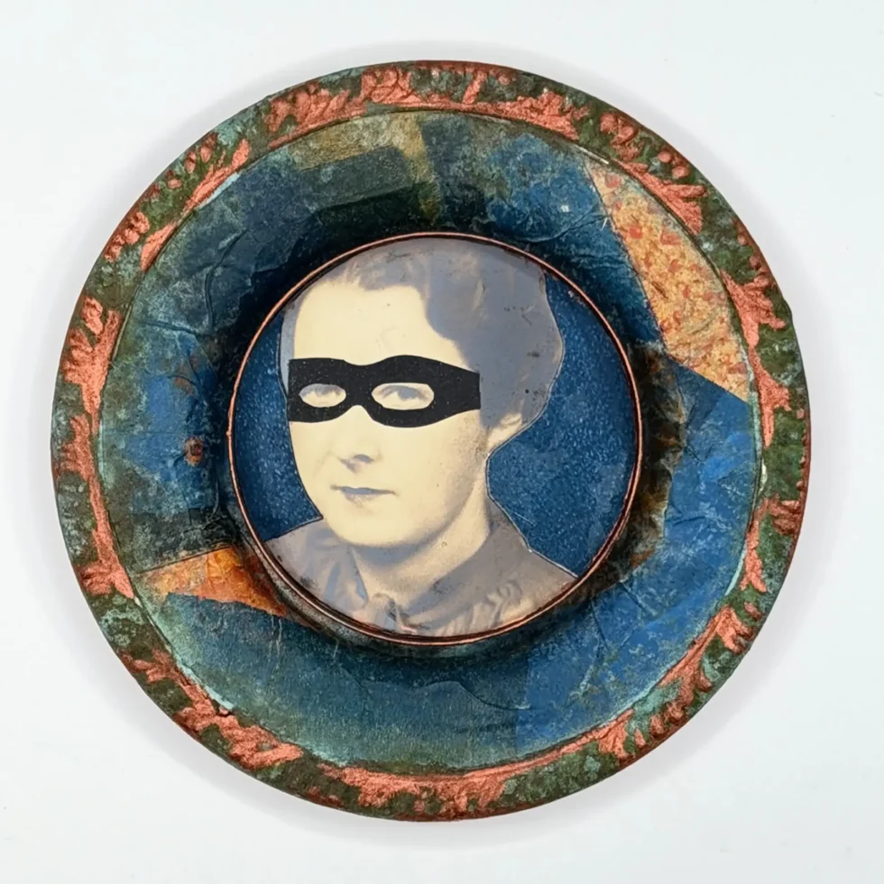 Mystery Woman Tin